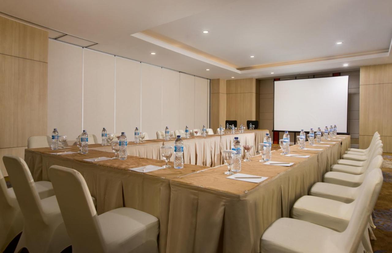 Hotel Santika Mega City Bekasi Kültér fotó