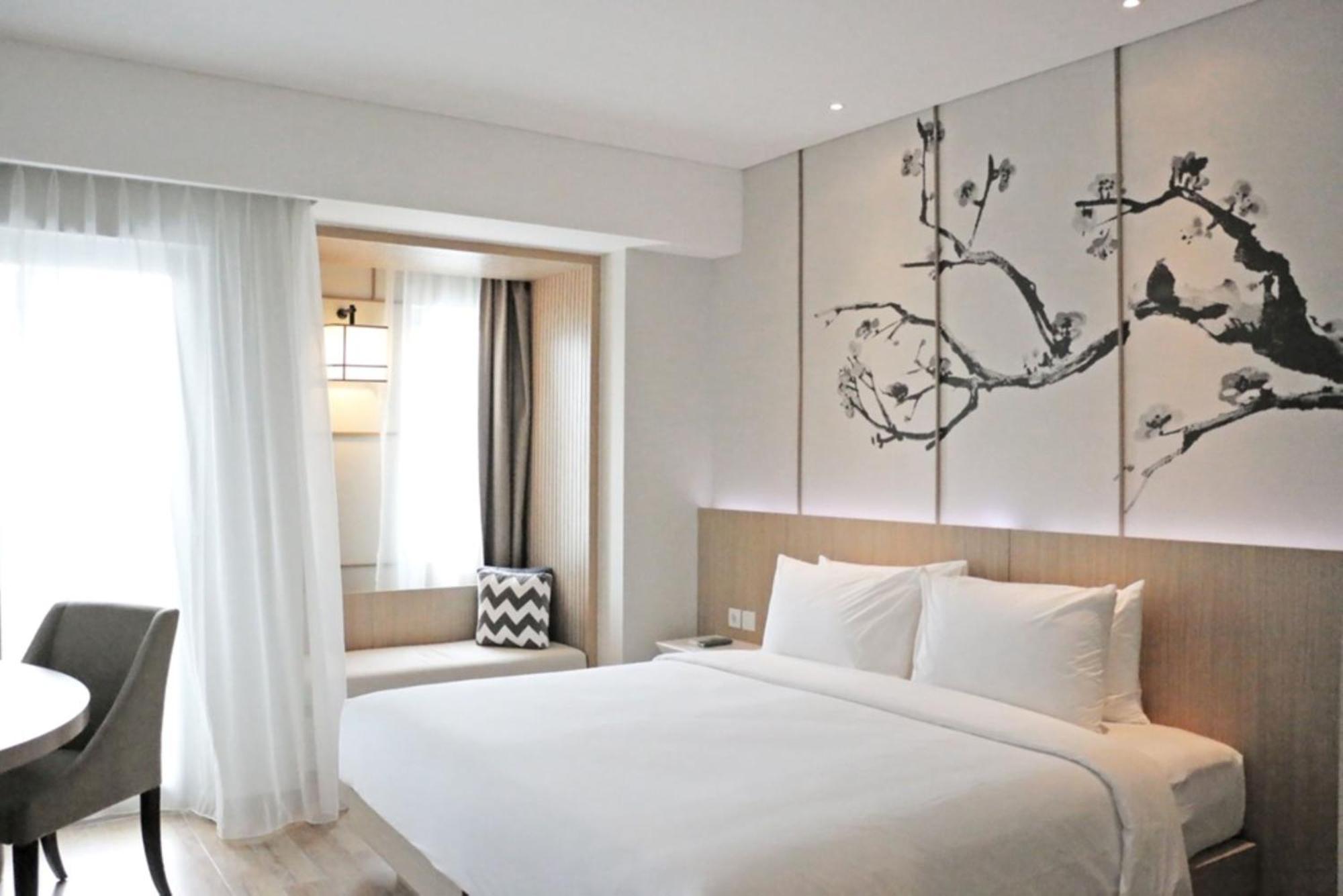 Hotel Santika Mega City Bekasi Kültér fotó