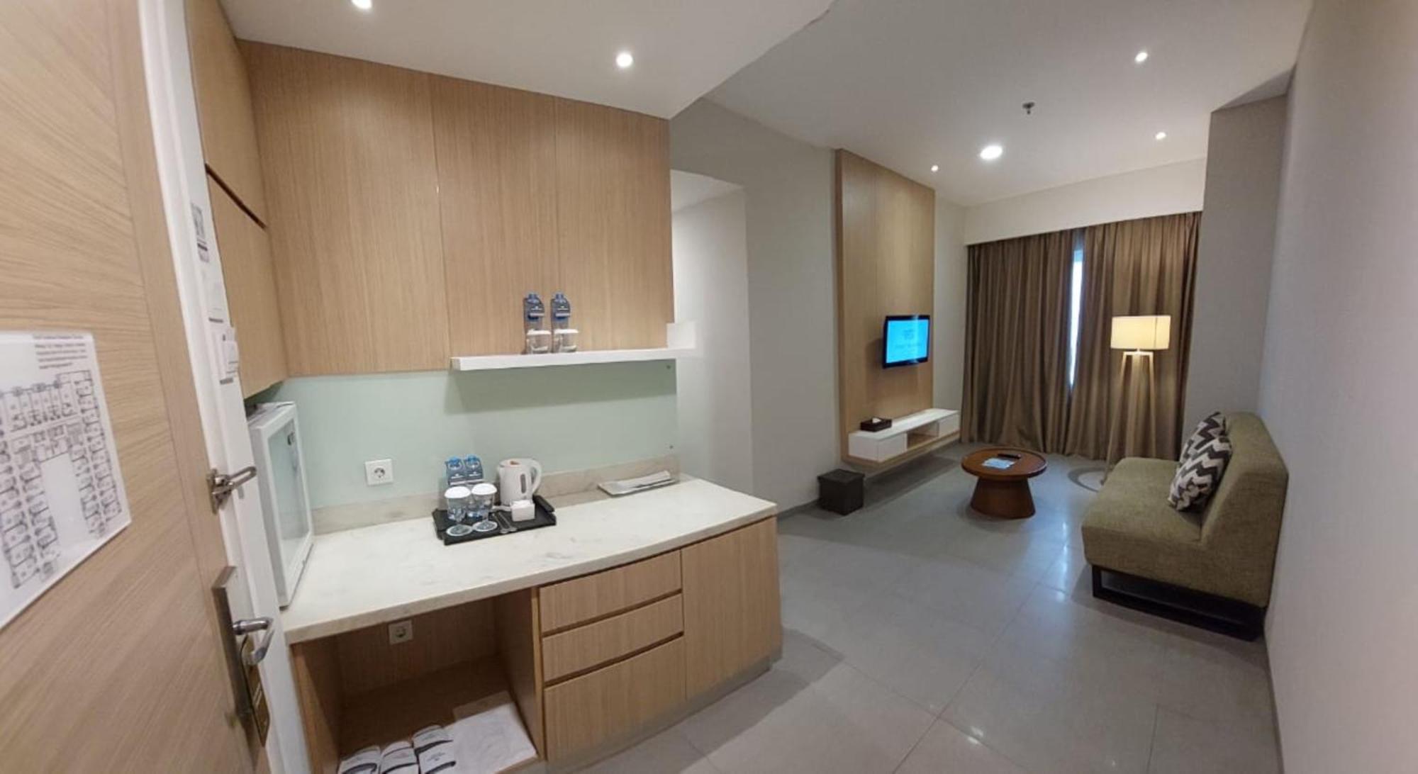 Hotel Santika Mega City Bekasi Kültér fotó