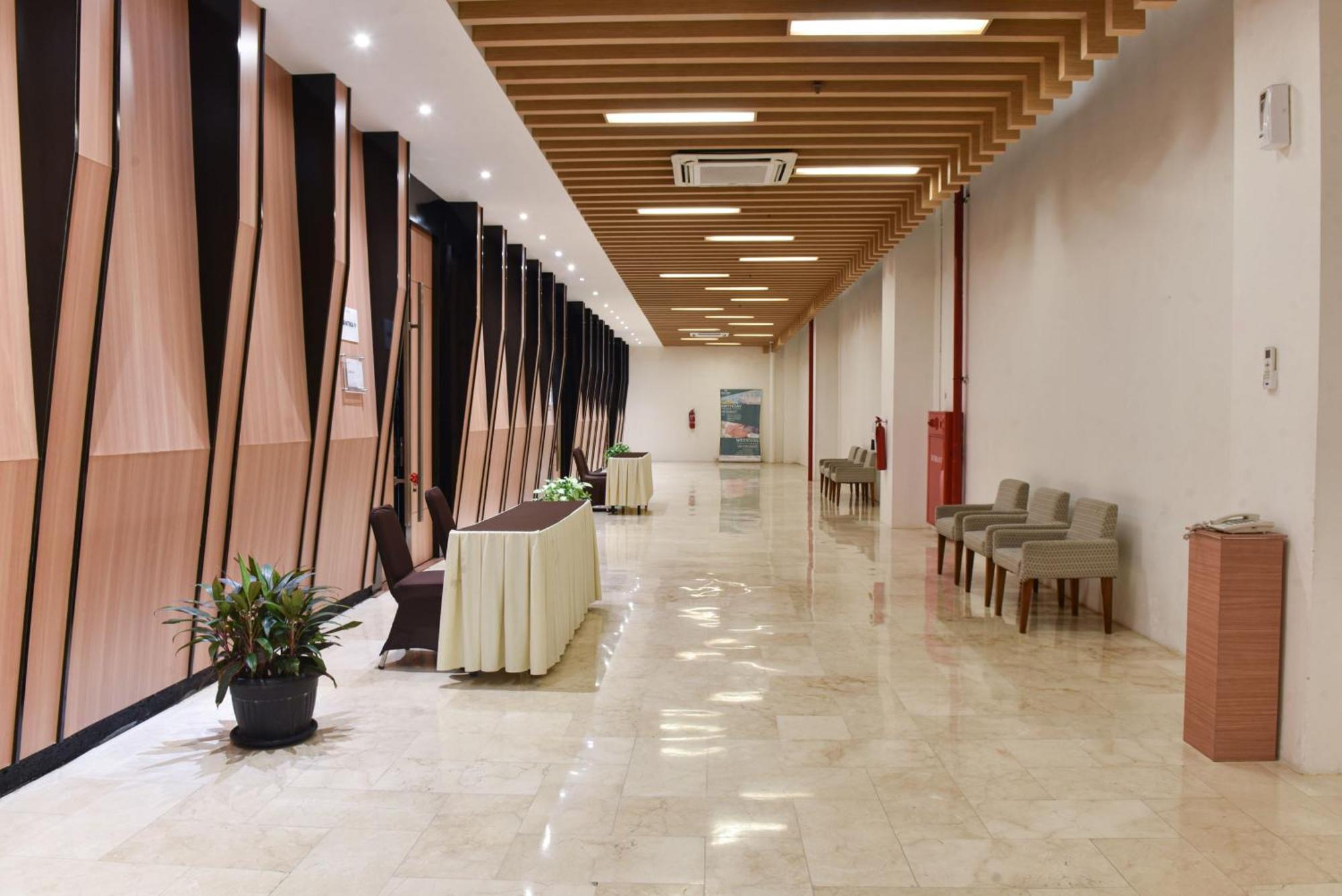 Hotel Santika Mega City Bekasi Kültér fotó