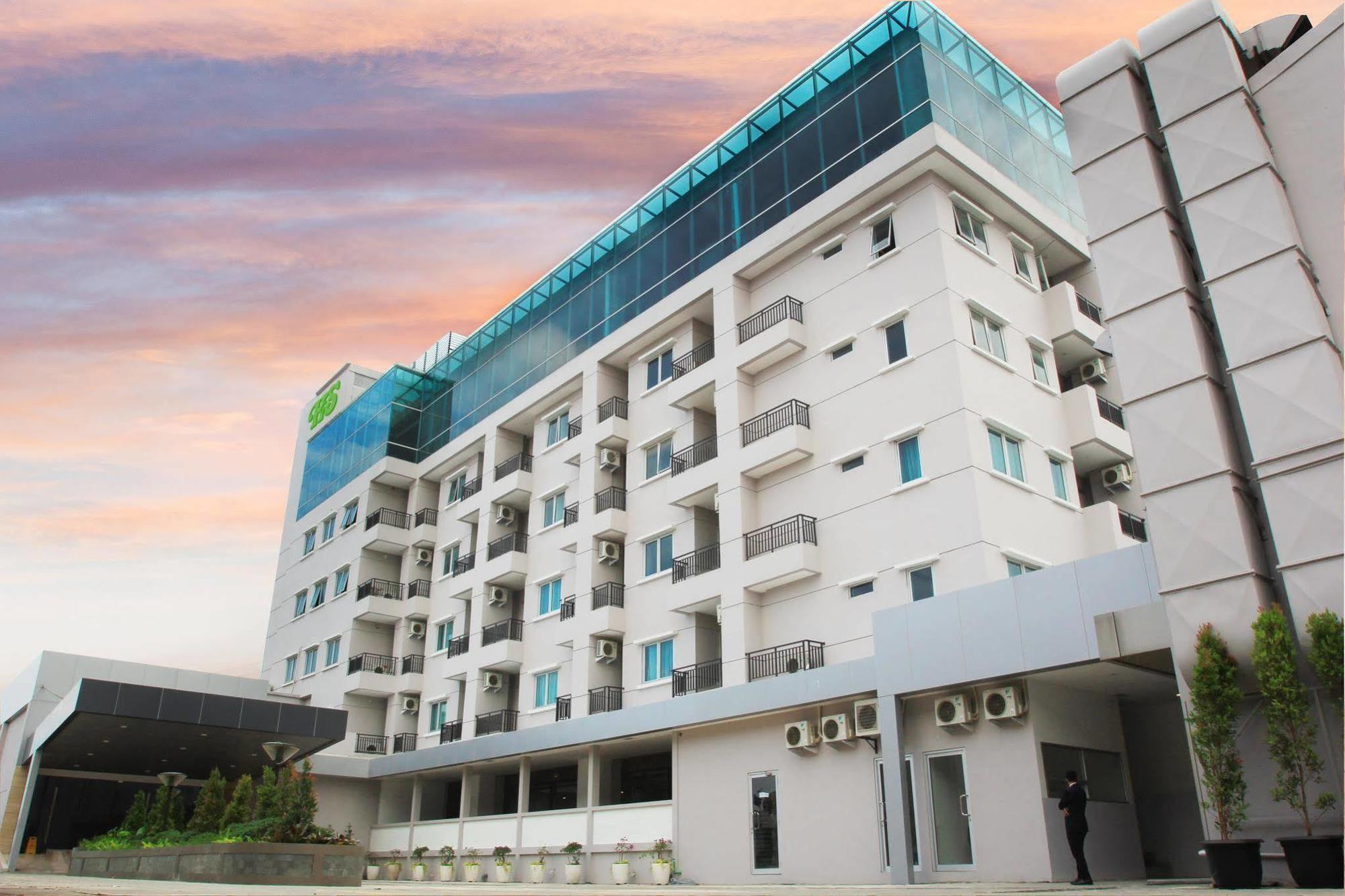 Hotel Santika Mega City Bekasi Kültér fotó